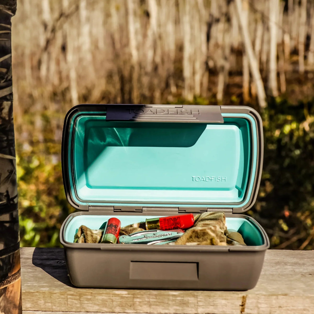 Toadfish Dry Box, side view showing the seal